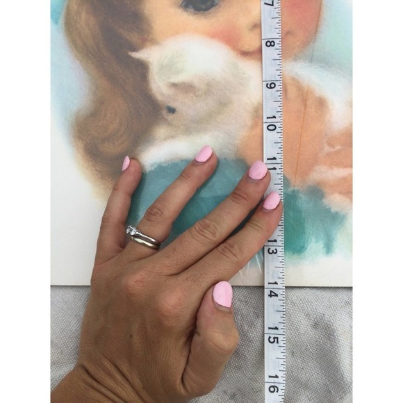 Vintage girl with white cat print brown hair hazel eyes 60s 14 x 11 MCM boho - Picture 6 of 8